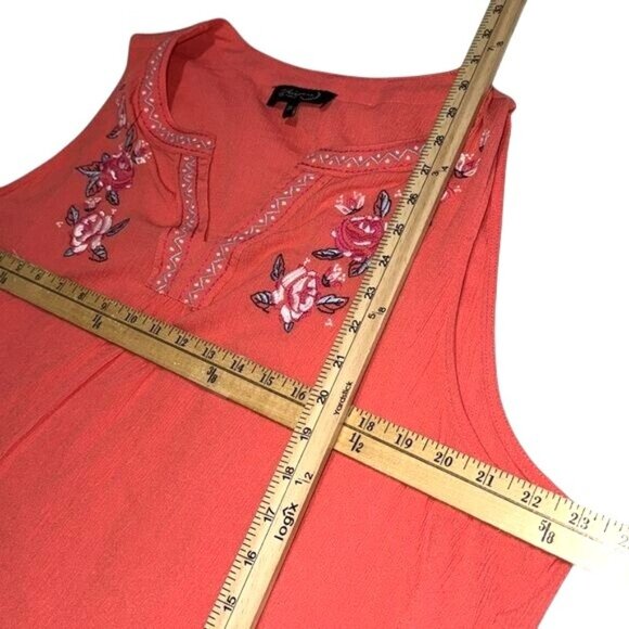 Whispers New York Coral Sleeveless Top With Floral Embroidery & Keyhole Neckline - Picture 6 of 7